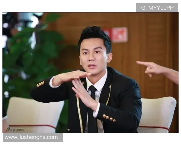 李晨与足球明星亲密合影展现运动魅力与友谊的精彩瞬间