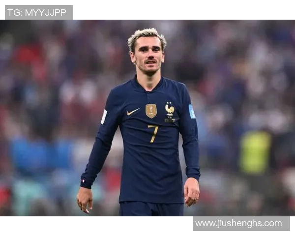 法国足球明星私人照片被盗事件引发媒体热议与粉丝关注