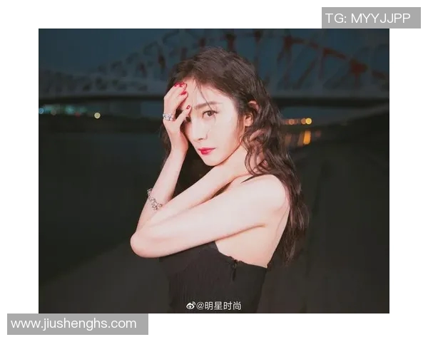足球明星杨幂的精彩瞬间壁纸分享让你感受她的魅力与风采 足球明星杨幂的精彩瞬间壁纸分享让你感受她的魅力与风采